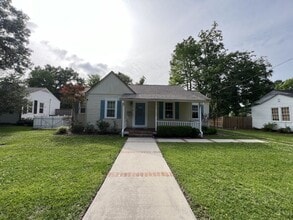 Building Photo - 2179 Hollydale Ave