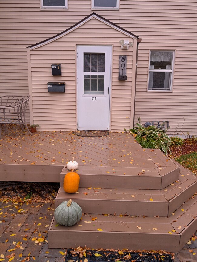 Foto del edificio - 601 N Front St