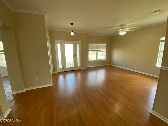Foto del edificio - 3421 Cherry Ridge Rd