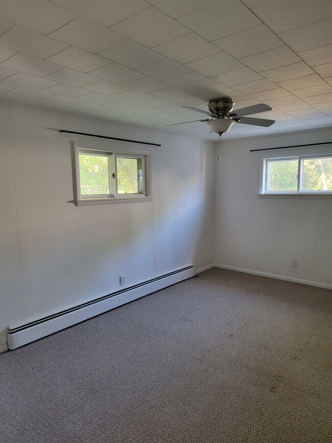 Dormitorio principal - 110 W Main St