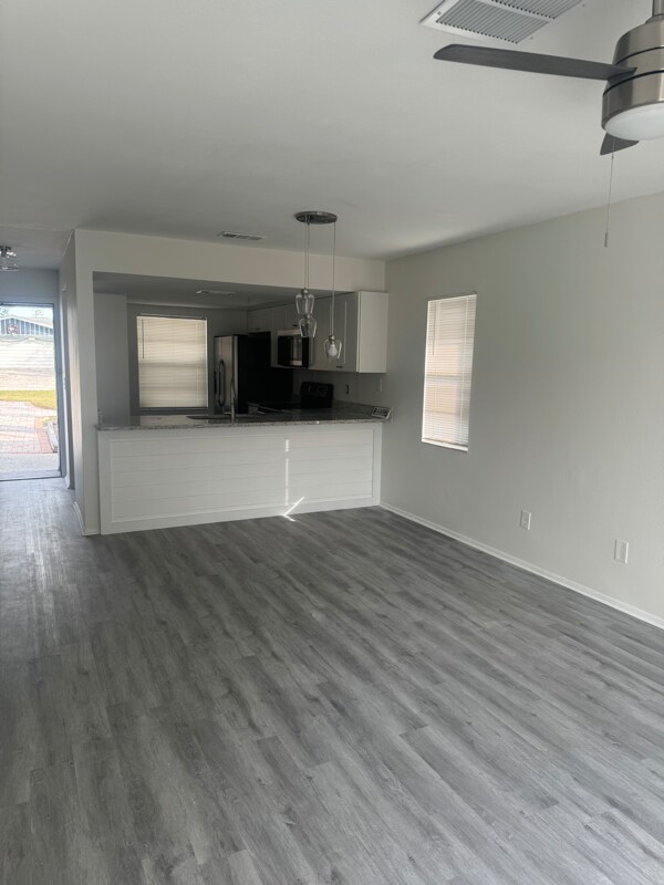 Foto del edificio - 29800 70th St N