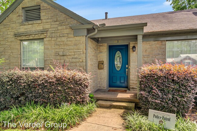 Building Photo - 3 br, 2 bath House - 2234 W. Colorado Blvd