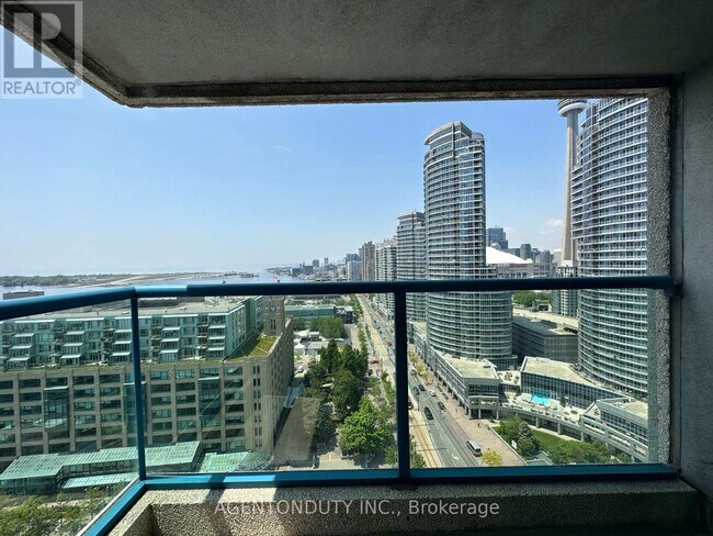 Building Photo - 77 Harbour Square