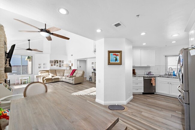 Foto del edificio - 747 Via Otono