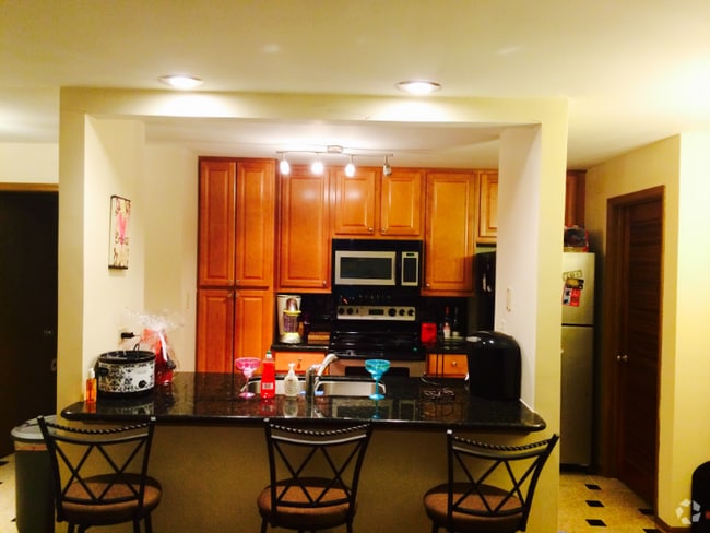 Building Photo - 129 White Oak Ct