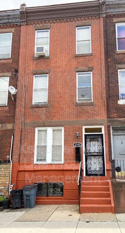 Primary Photo - 2141 S 15th St