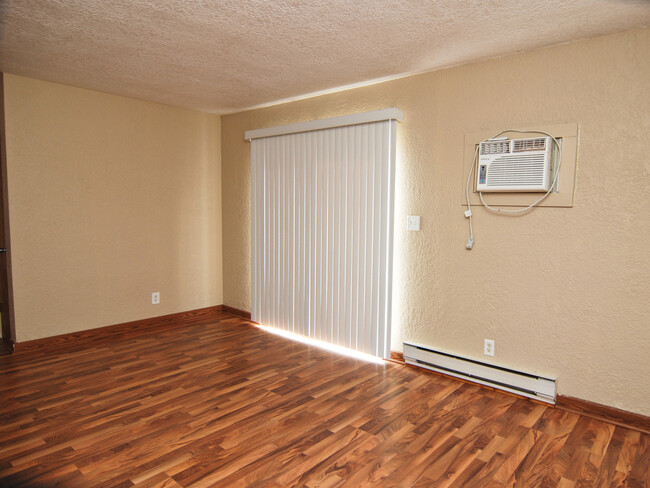 Foto del edificio - 530 E 3rd St