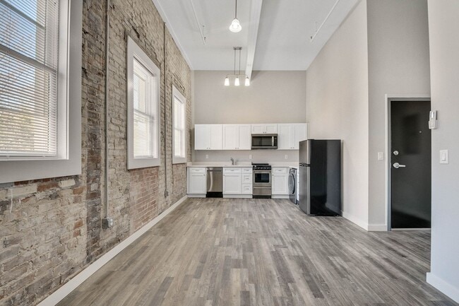 Building Photo - Eight59 Flats