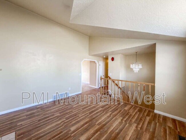 Foto del edificio - 2322 N 1075 E