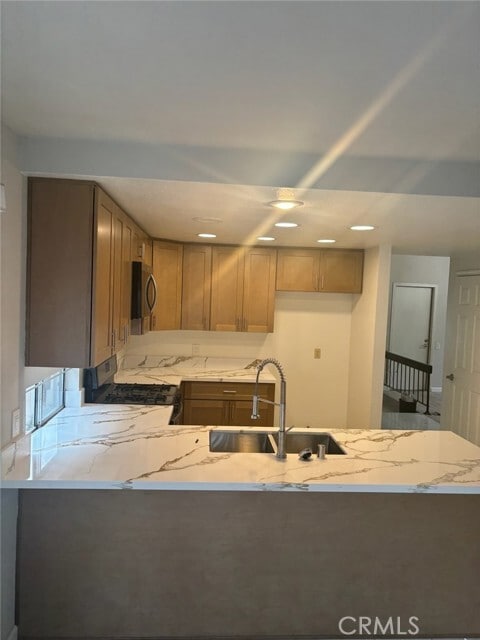 Building Photo - 12 Brookdale