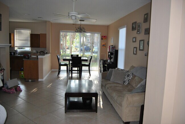 Building Photo - 401 Rainbow Springs Terrace