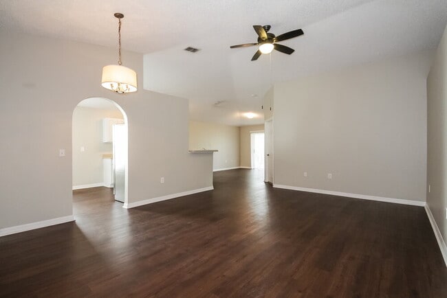 Building Photo - 12930 Kings Lake Dr