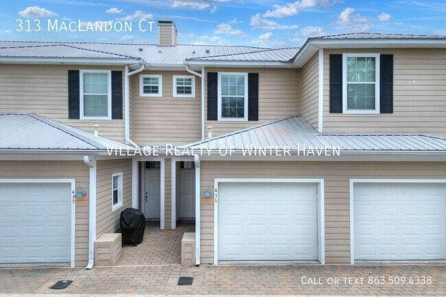 Foto del edificio - Luxury Townhome in Lakefront Community