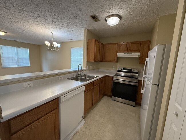 Building Photo - 509 Cove Hollow Dr