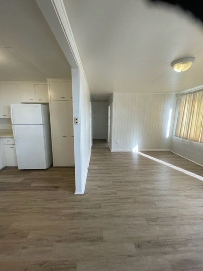 Building Photo - a2881k