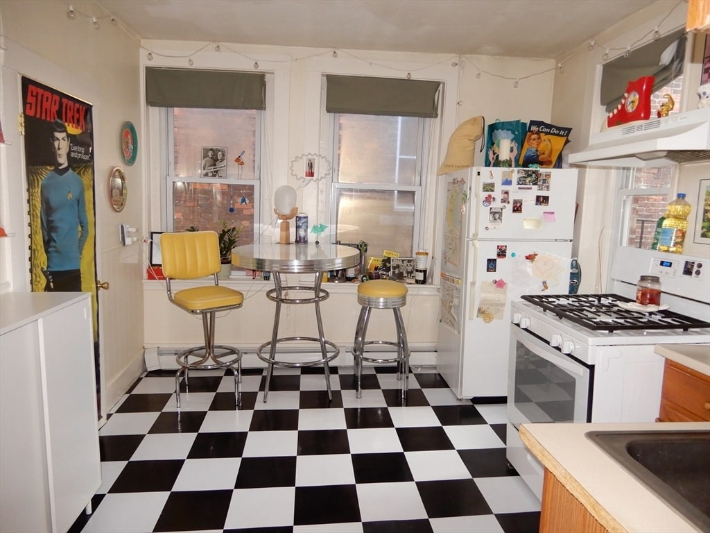 Primary Photo - 274 Cambridge St