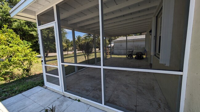 Large front porch and yard - 14915 Whatley Rd