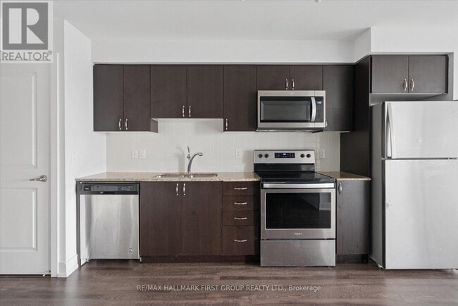 Building Photo - 1255 Bayly St