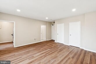 Building Photo - 135 S 19th St