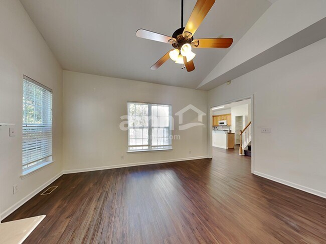 Foto del edificio - 7495 Sedgebrook Dr E