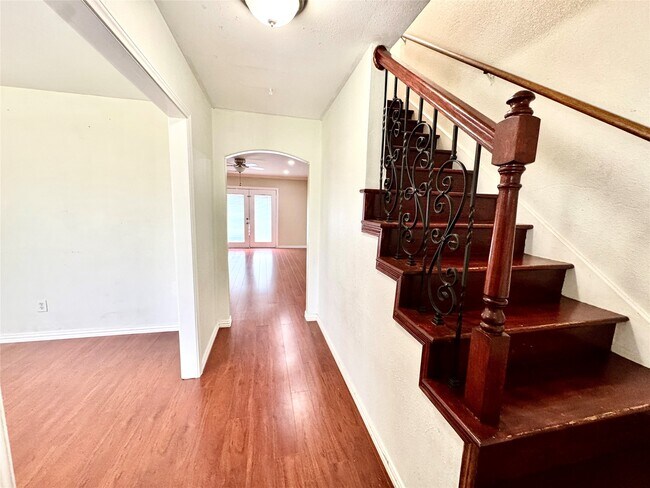 Foto del edificio - 5813 Lucy Ln