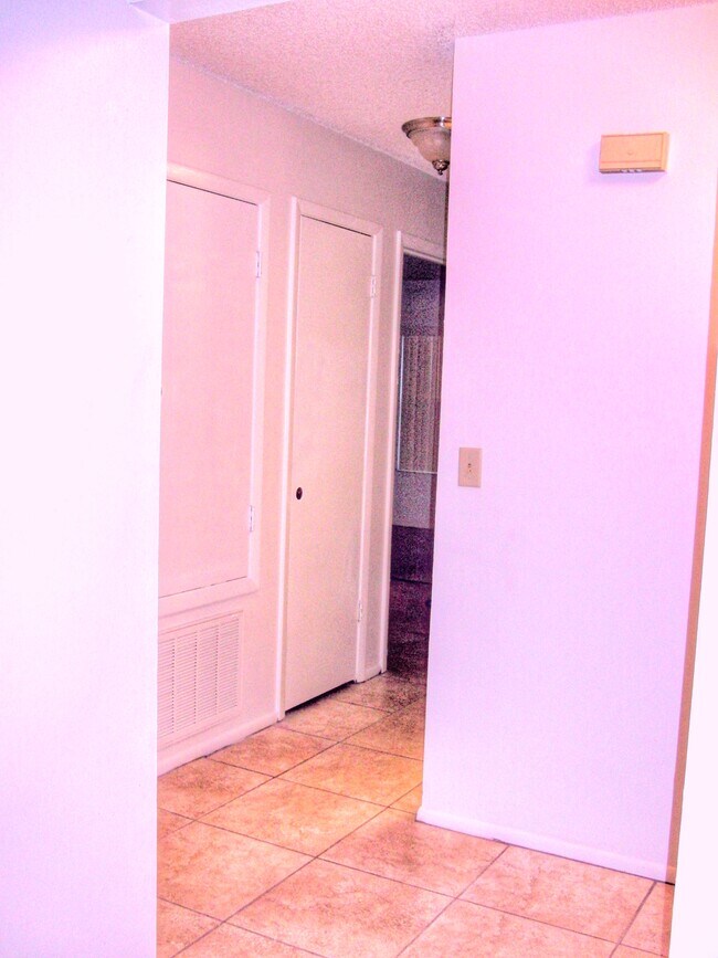 Building Photo - 411 Banana Cay Dr