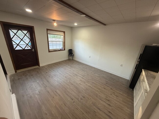 Building Photo - 231 Lakeside Ave