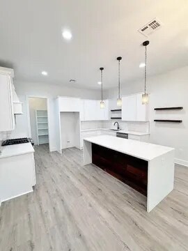 Foto del edificio - 2240 Caroline St