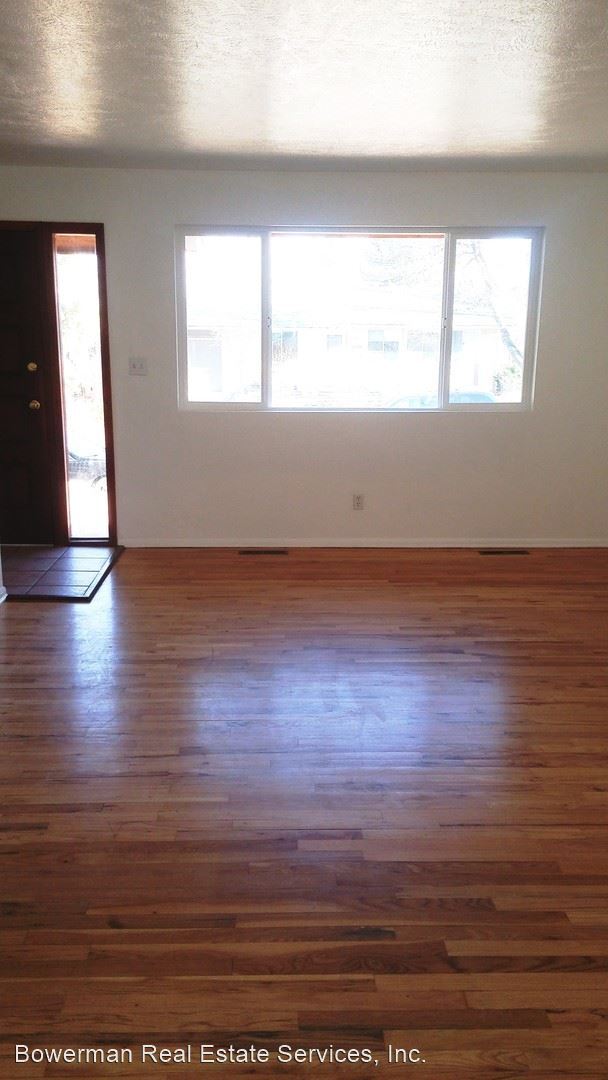 Building Photo - 4 br, 2 bath House - 1125 Claremont Drive