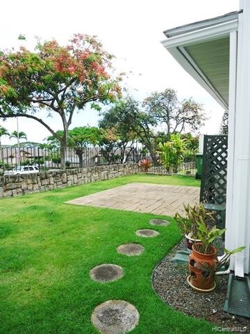Building Photo - 98-1850 Kaahumanu St