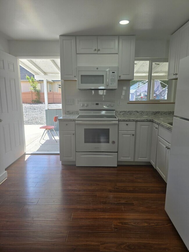 Foto del edificio - Beautiful 2Bedroom Home Available Now!
