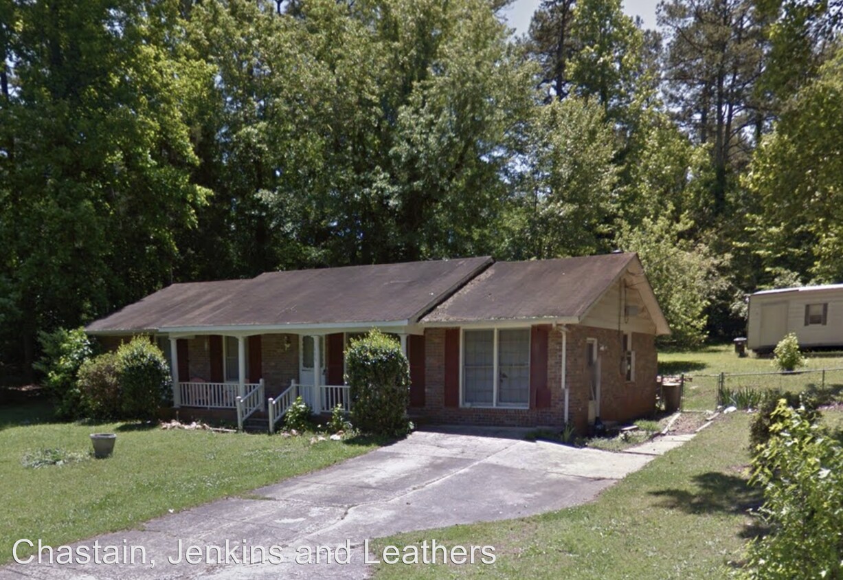 Building Photo - 3 br, 1.5 bath House - 495 Camelot Dr.