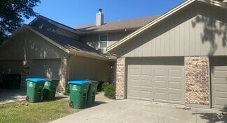 Building Photo - 118 NE Greystone Dr