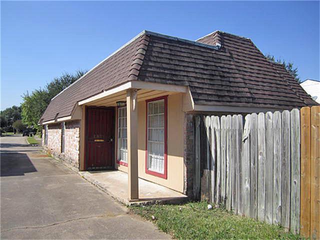 Foto del edificio - 5502 Deep Forest Dr