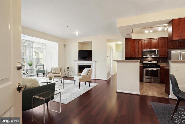Foto del edificio - 6613 Netties Ln
