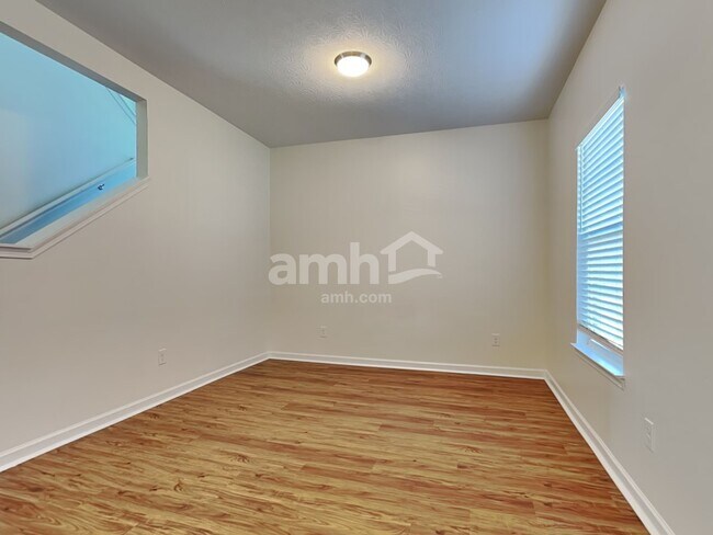 Foto del edificio - 985 Shephard Woods Court