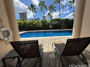 Building Photo - 500 University Ave Building Photo - 500 University Ave