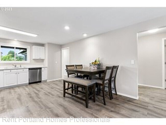 Foto del edificio - 3 br, 2 bath House - 1452 NE Kathryn Street