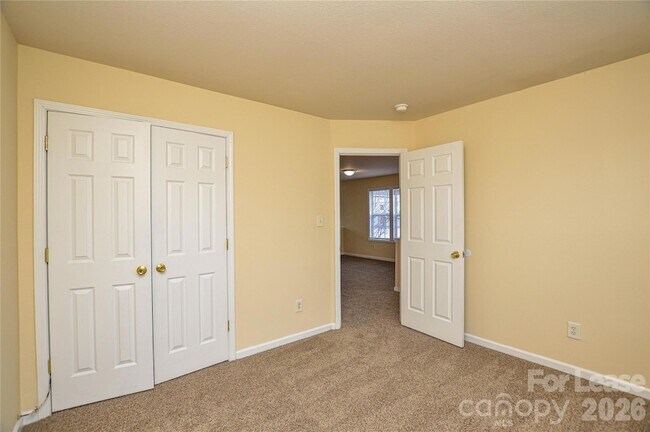 Foto del edificio - 8415 Spirea Ct