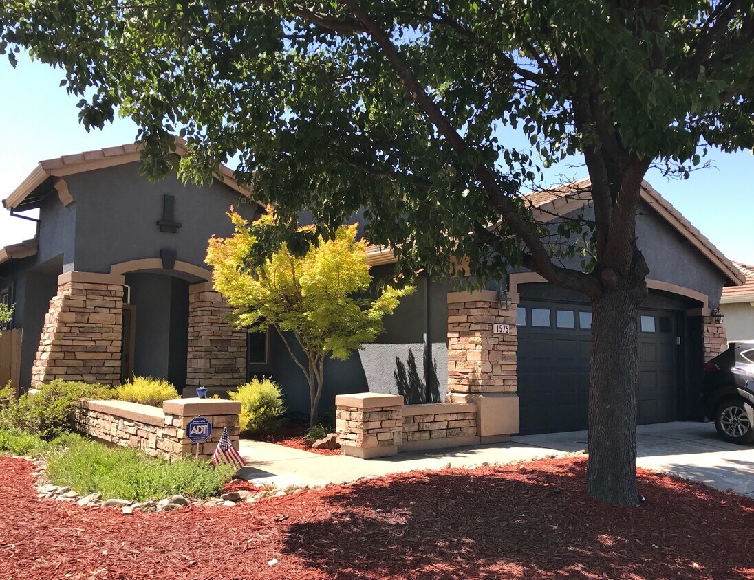Foto principal - 1575 Latherton Way