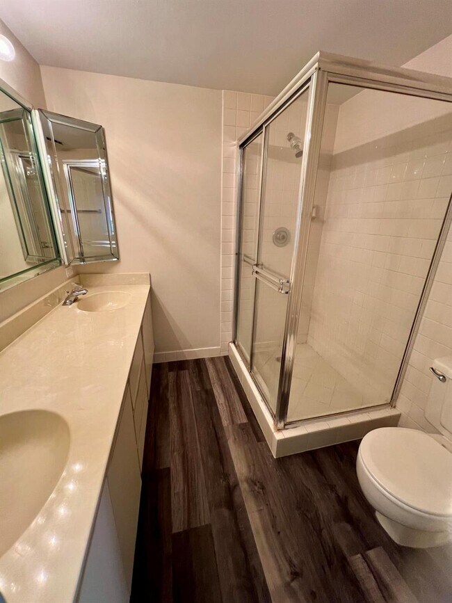 Foto del edificio - 431 Live Oak Ln