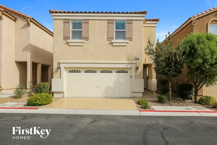 Foto principal - 8288 Vanity Fair Ln