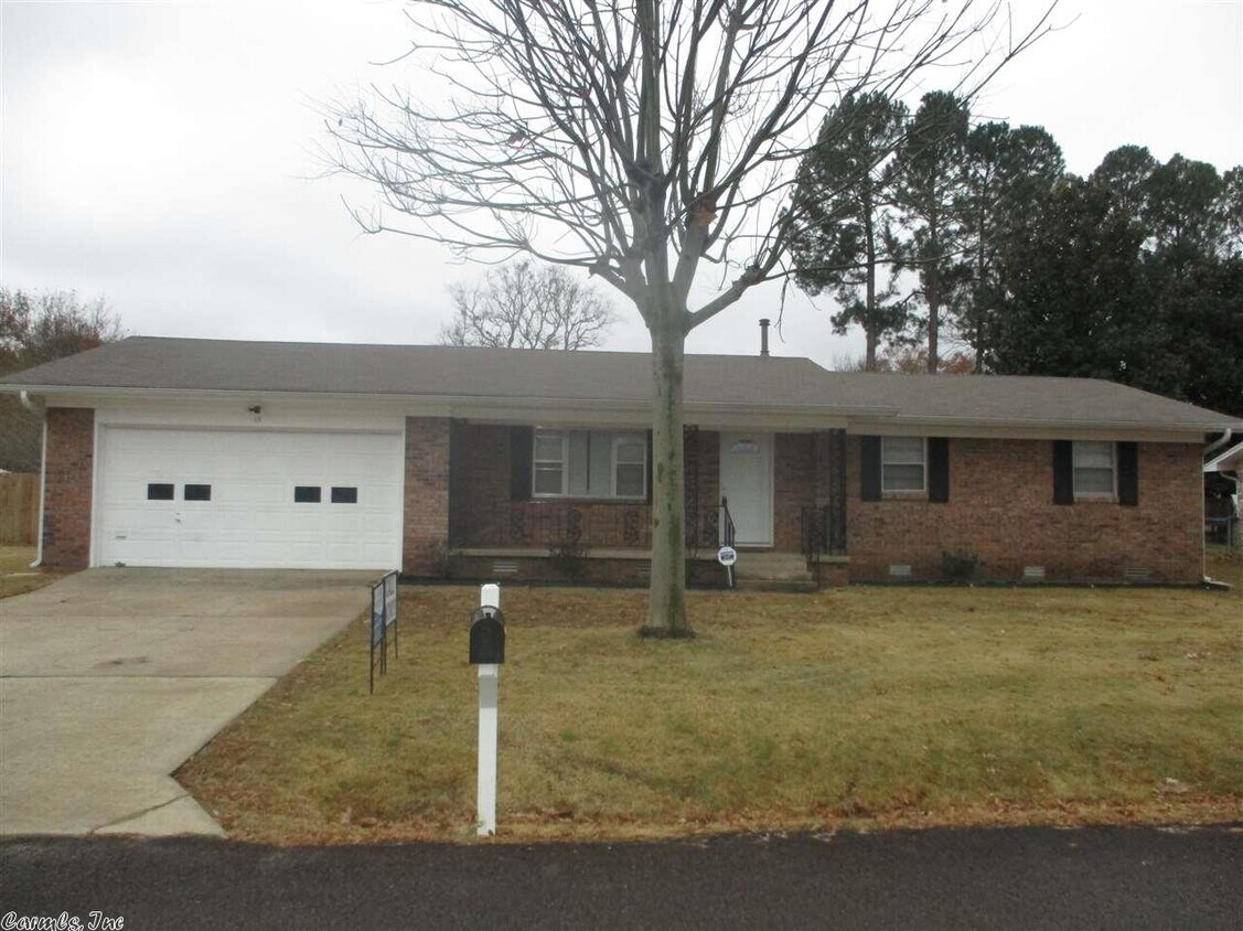 Primary Photo - 15 Wendell St