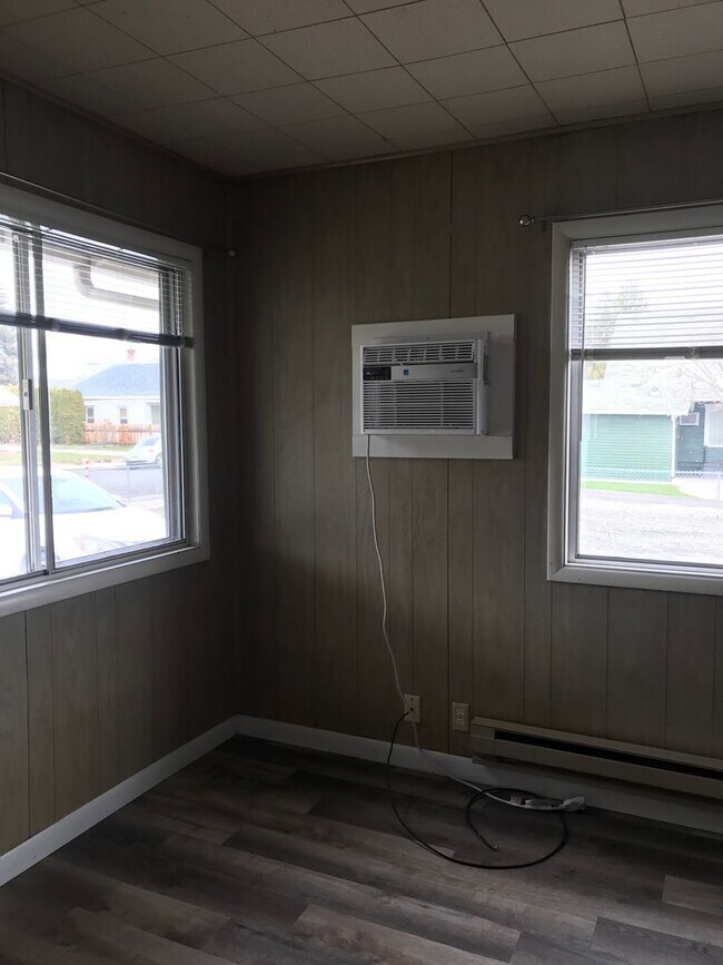 Building Photo - Helms110(CWP)