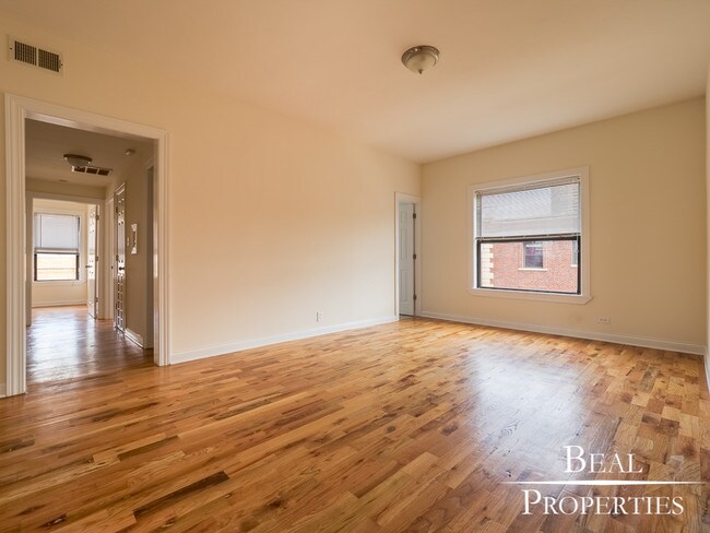 Foto del edificio - 813 W Waveland Ave