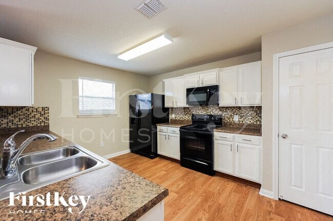 Building Photo - 5831 Forest Canyon