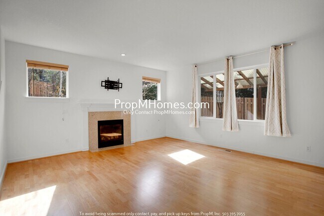 Foto del edificio - Spacious Bull Mountain 4 Bedroom Home - Huge Yard!