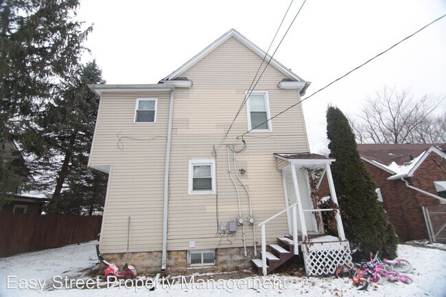 Building Photo - 250 44th St