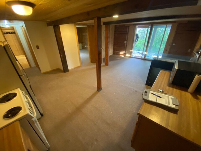 Building Photo - 196 Canyon Dr