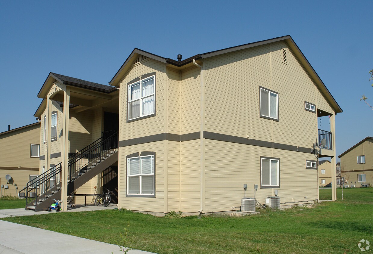 Primary Photo - 38 S White Oak Ln